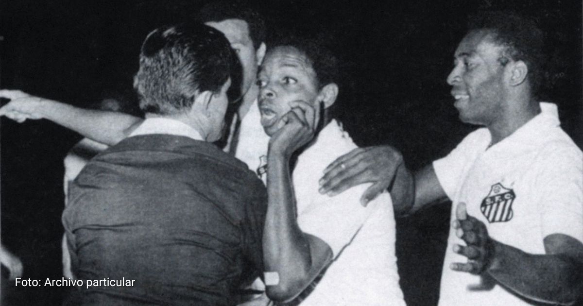 Pelé en Colombia - Pelé en Colombia: una expulsión, un carriel y las historias de O rei cuando jugó en el país