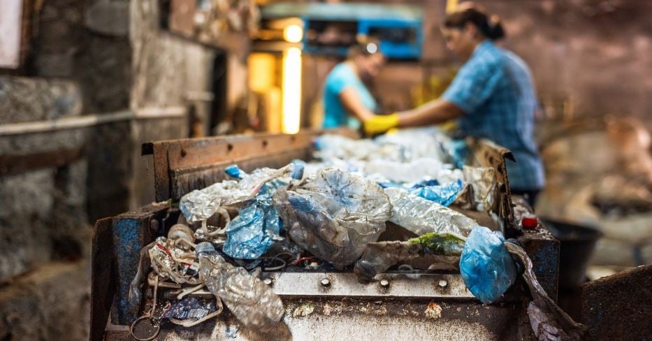 Tráfico de drogas, fraudes y esclavitud: la verdad detrás del reciclaje en Colombia