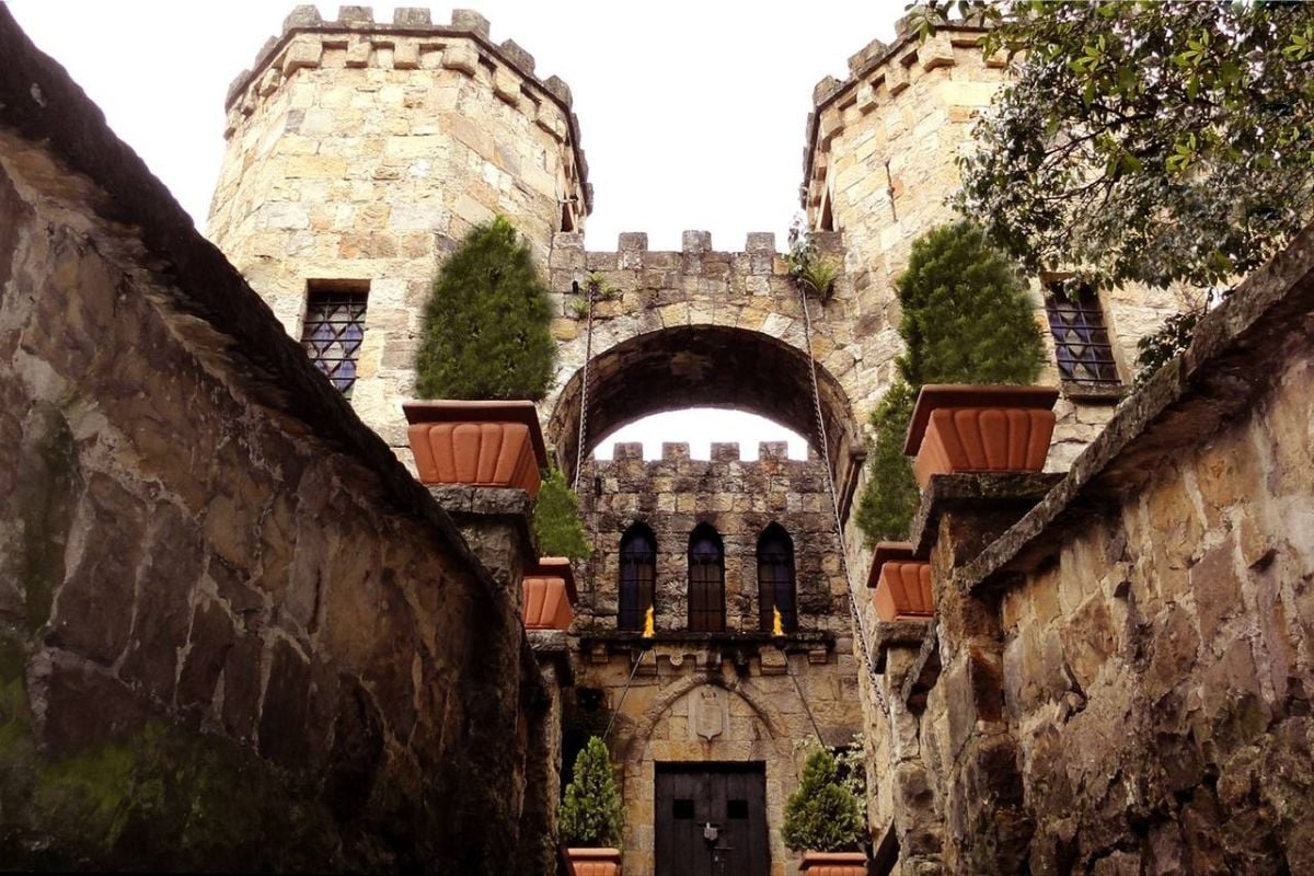 Historia Castillo del Mono Osorio Bogotá - La historia del Castillo del Mono Osorio, el fuerte que construyó un odontólogo con sus propias manos