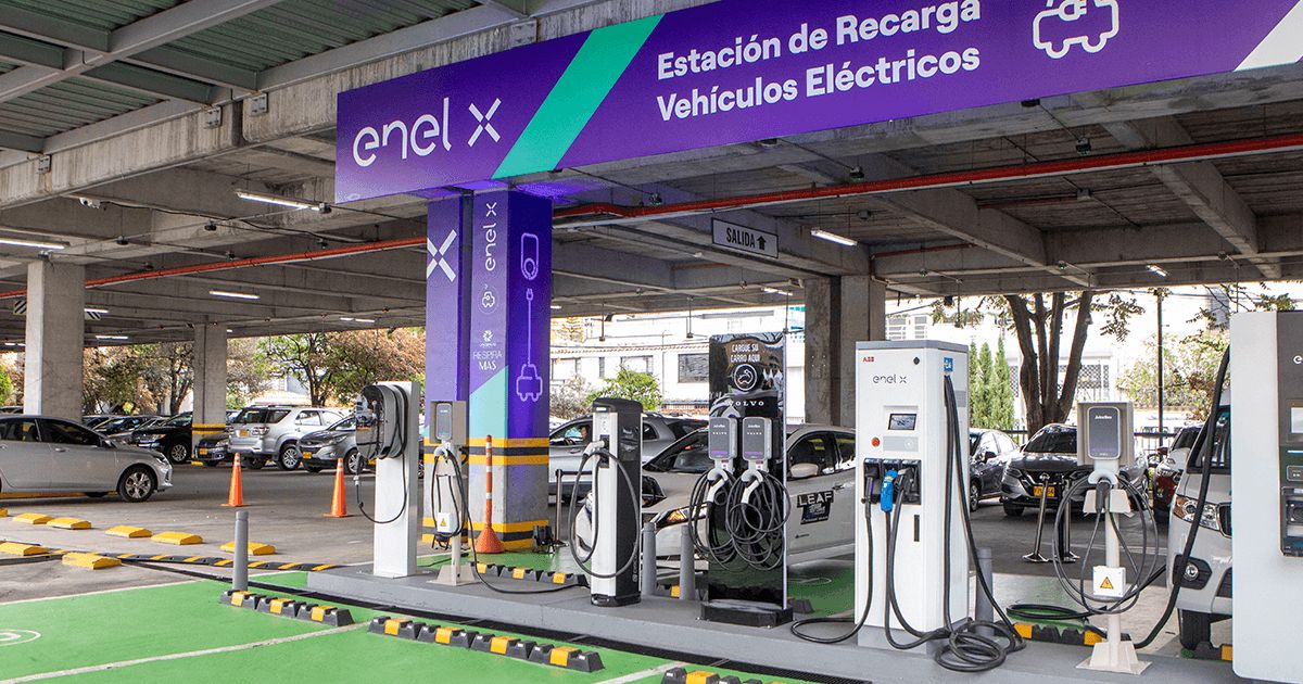Los expertos hablan en ‘Impulsando el cambio’ y resuelven varias dudas sobre los carros eléctricos - La venta de carros eléctricos crece en Colombia y estas marcas lideran ese récord