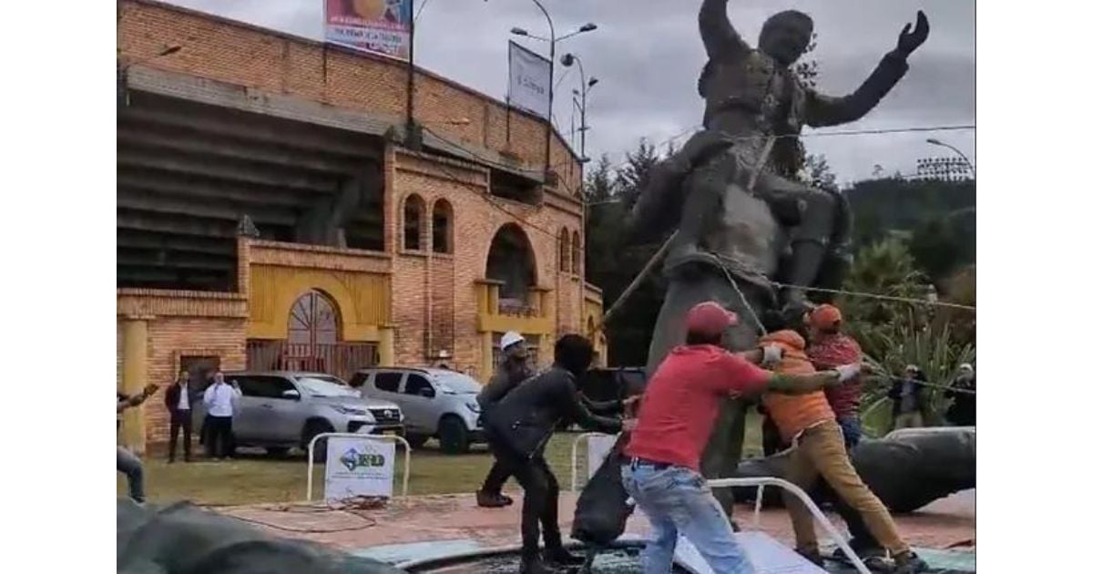Acoso y derribo: un reproche al atentado a la escultura a César rincón