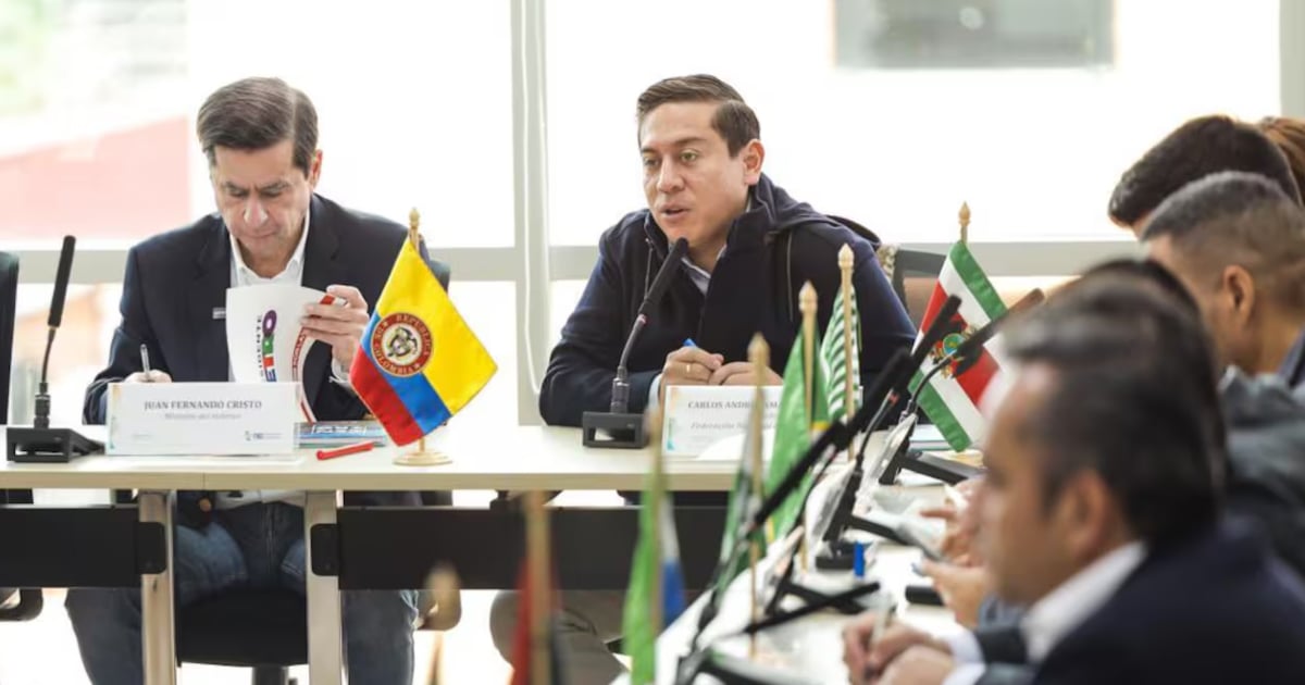 Los gobernadores madrugaron a apoyar el acuerdo nacional de Gustavo Petro 