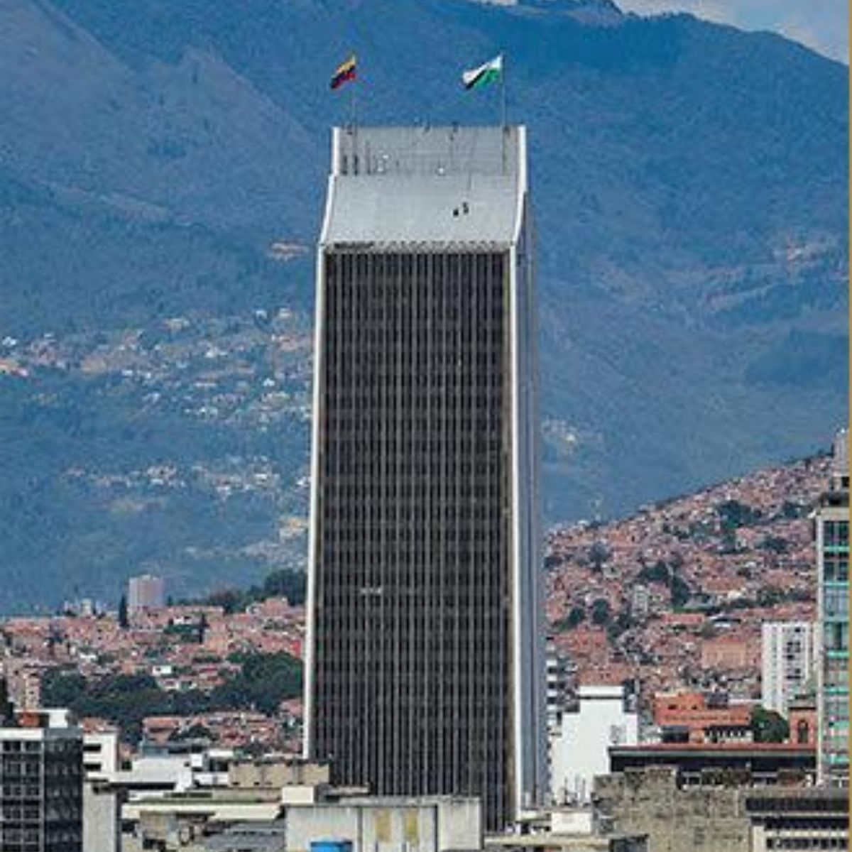 Edificio Coltejer - La historia del edificio Coltejer, el más alto de Latinoamérica en los años 70 y la insignia de Medellín