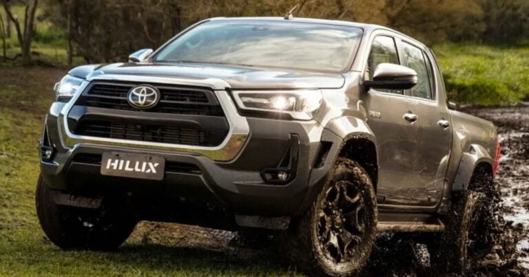 Toyota Hilux - La camioneta de Toyota que manda entre las pick ups en Colombia; Se consigue en menos de 200 millones