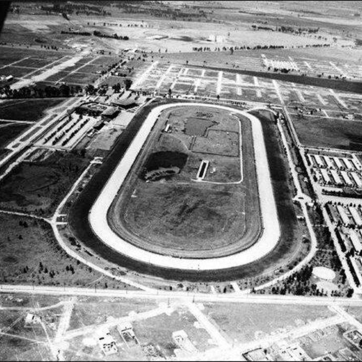 Historia del Hipódromo de Techo - Cuando el Estadio de Techo era el Hipódromo donde los ricos apostaban a las carreras de caballos