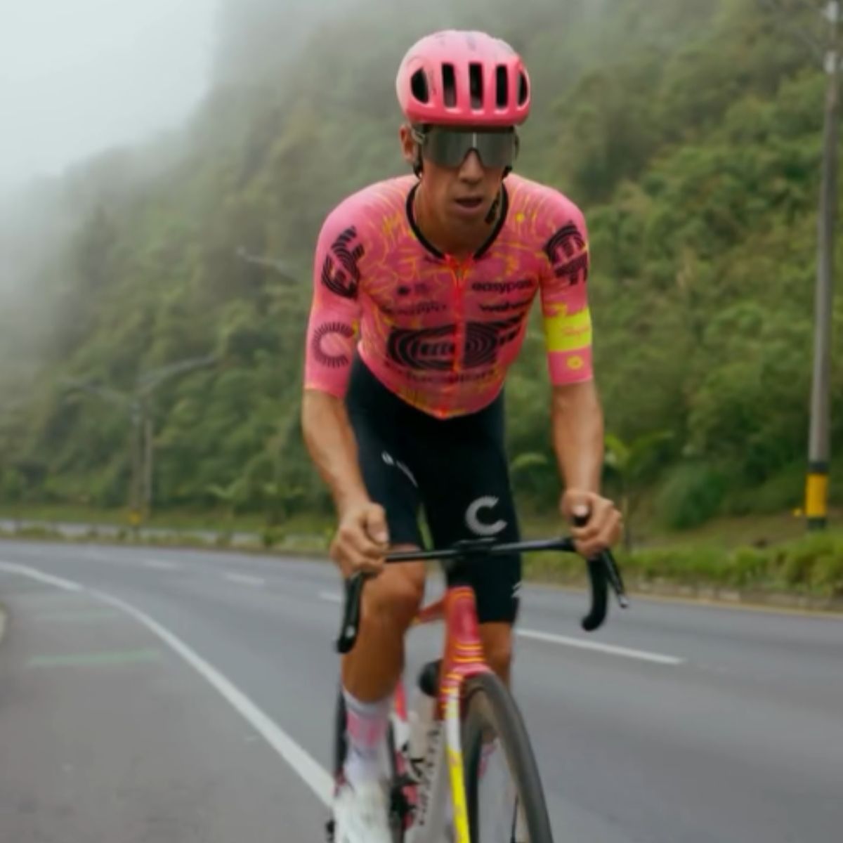 Rigoberto Urán Rigo Vuelta a España - Rigoberto Urán: una fractura le dañó un retiro glorioso y lo sacó de La Vuelta a España