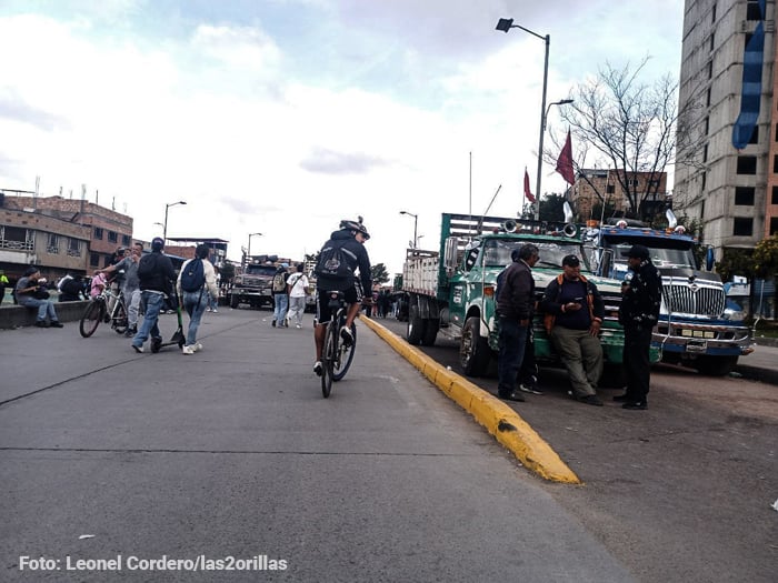 Diferentes alternativas de movilidad en el paro camionero  - Paro Camionero: así es el día a día (Galería)