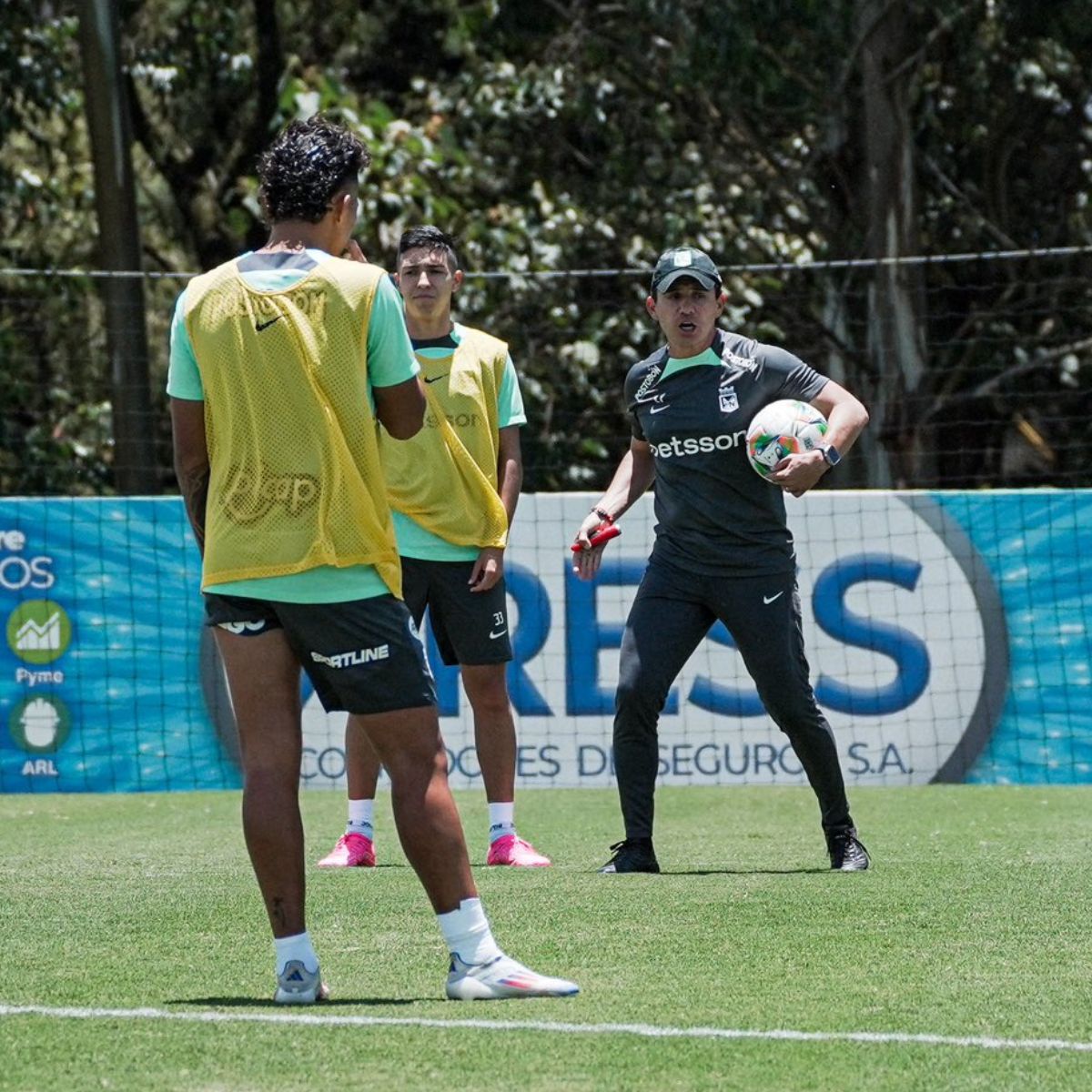 Atlético Nacional - La drástica decisión que tomó Atlético Nacional con los jugadores que se fueron de fiesta en Valledupar