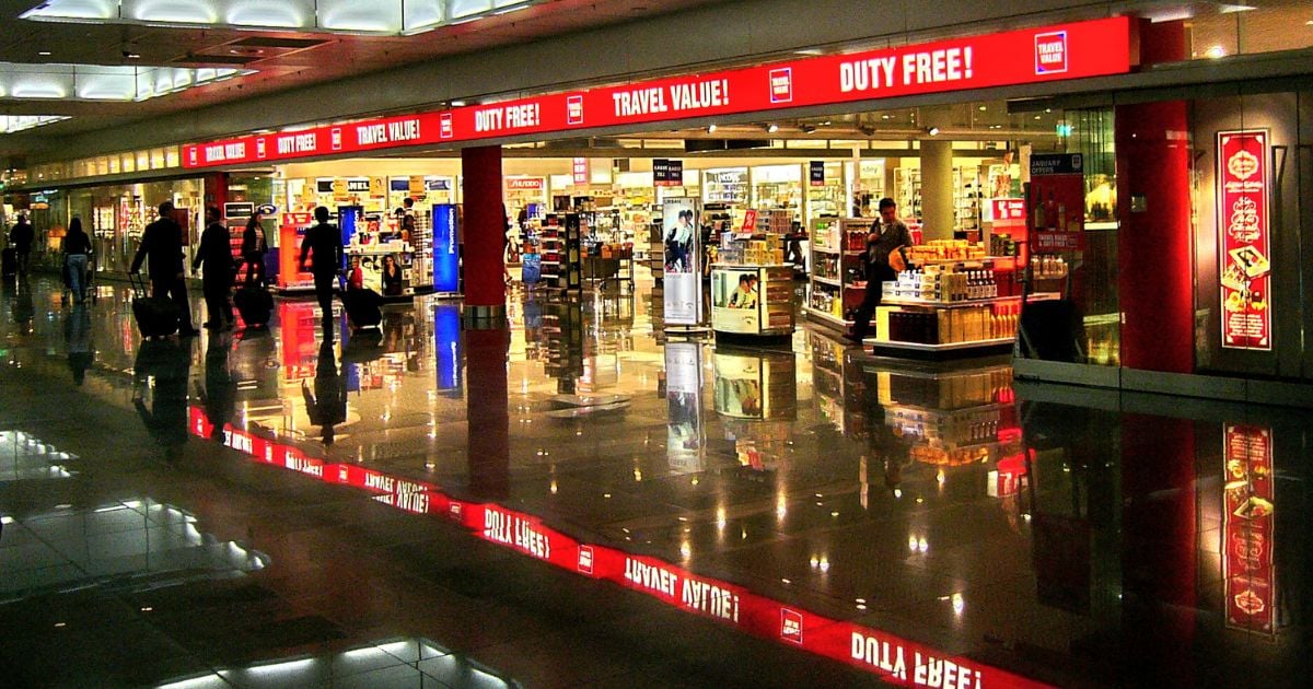 Así es como inició la historia del popular Duty Free - El fundador de los Duty Free, las tiendas de los aeropuertos internacionales, que murió pobre