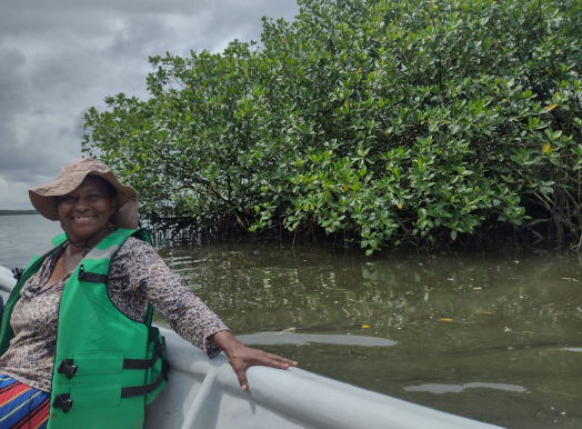  - Piangüeras de Tumaco protegen manglar y soberanía alimentaria