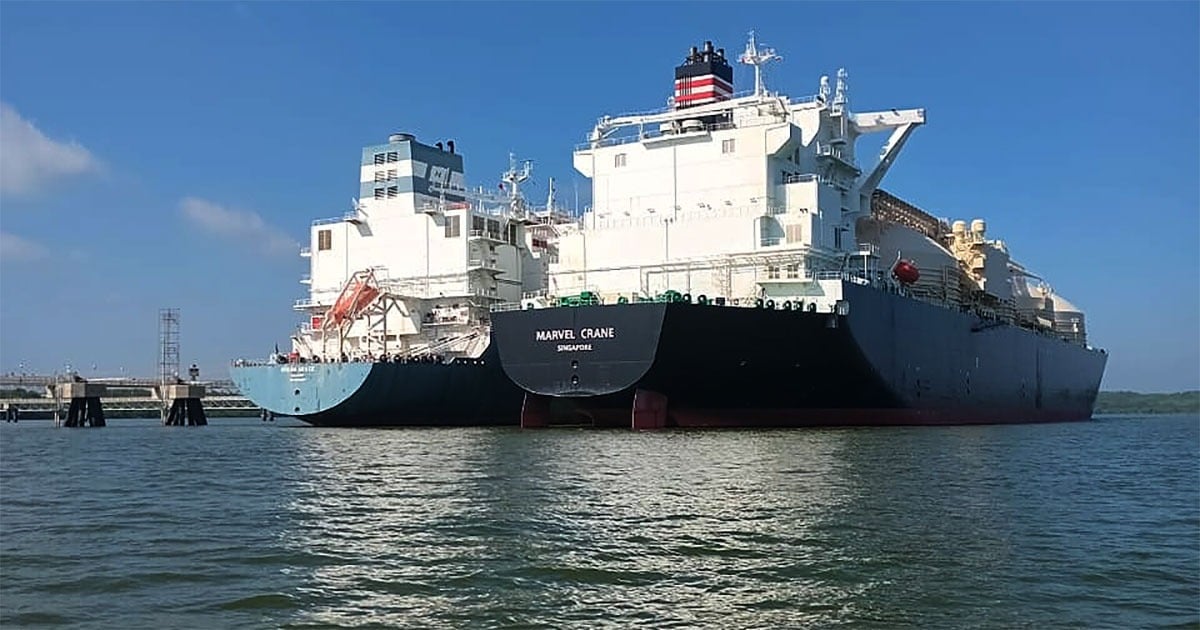 SPEC - El gas que asegura la energía térmica en Colombia llega a un gigante barco en las costas de Cartagena