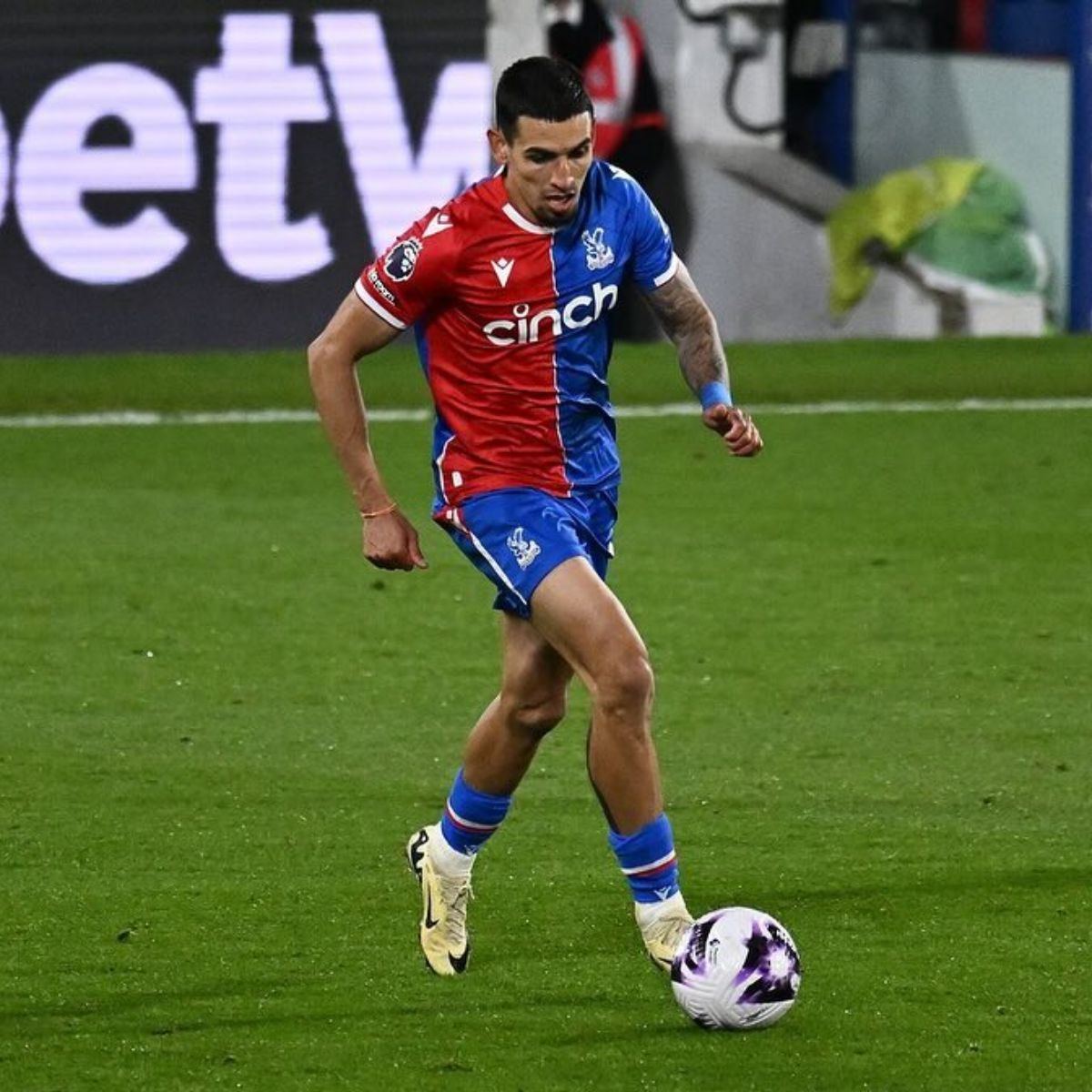 Daniel Muñoz Crystal Palace - Daniel Muñoz y el interés del Real Madrid; la lesión de uno de sus titulares sería la razón