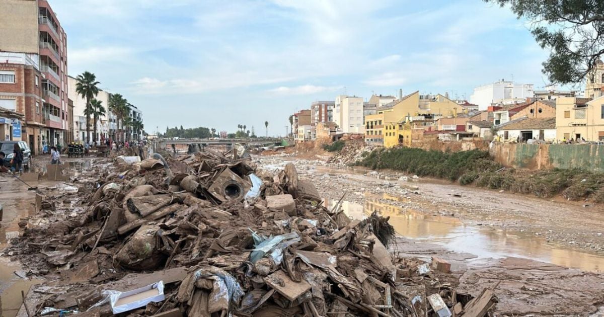 Entre risas y demoras, la desconcertante gestión de los líderes españoles en la emergencia valenciana