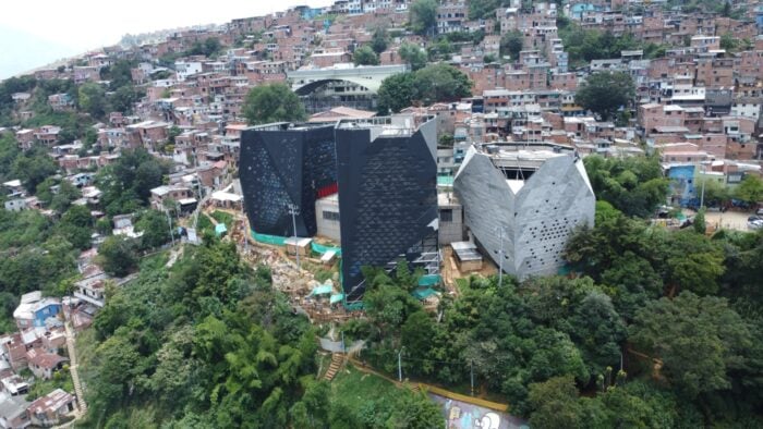  - La Biblioteca España, el elefante blanco más grande de Medellín, que 5 alcaldes no han podido salvar