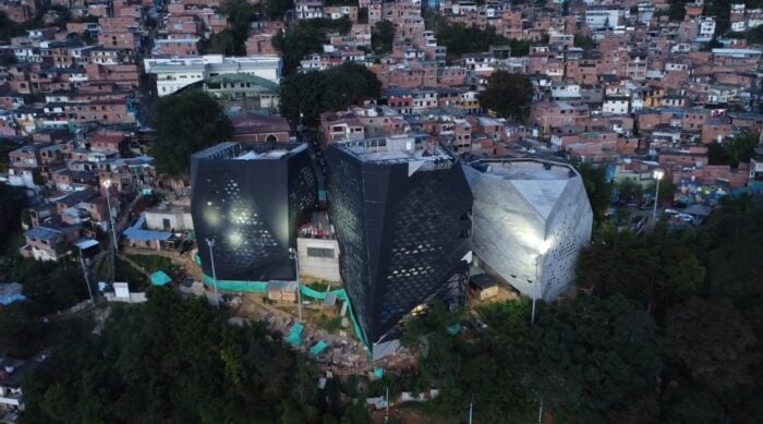  - La Biblioteca España, el elefante blanco más grande de Medellín, que 5 alcaldes no han podido salvar