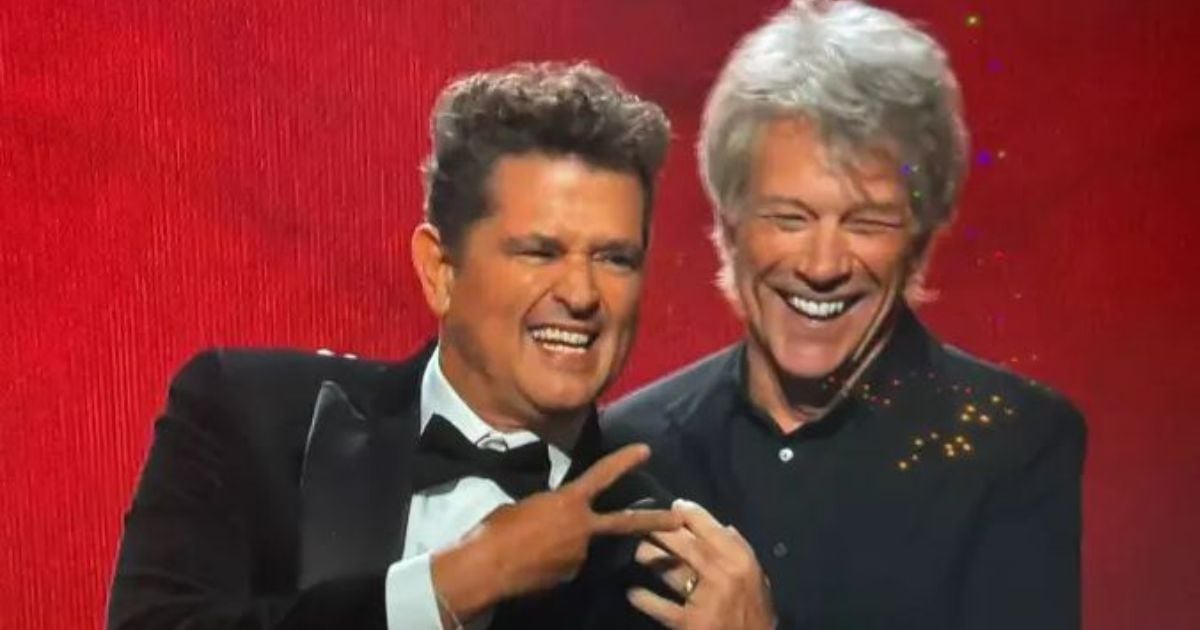 La noche en que Bon Jovi entregó un Grammy a Carlos vives como 'Persona del Año 2024'