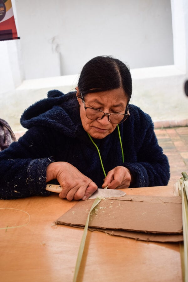 tejedora - saberes campesinos de Boyacá - Estos son los saberes campesinos que se intentan preservar en Boyacá: Gastronomía, arte y más