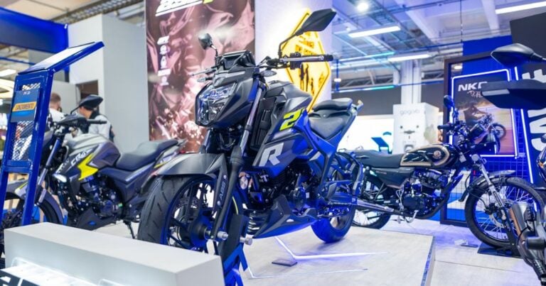 AKT 250R - AKT celebra sus 20 años y presenta dos nuevas motos; una de ellas tiene un precio increíble