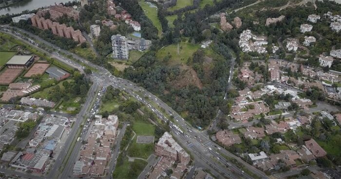 Boyacá - El incumplido contratista que tiene en caos la Av. Boyacá y parada la pavimentación en 6 localidades