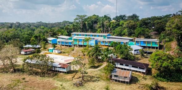 Orellana  - Así salvaron un colegio, Francisco de Orellana, para 450 niños en la Selva Amazónica que llevaban 5 años construyendo