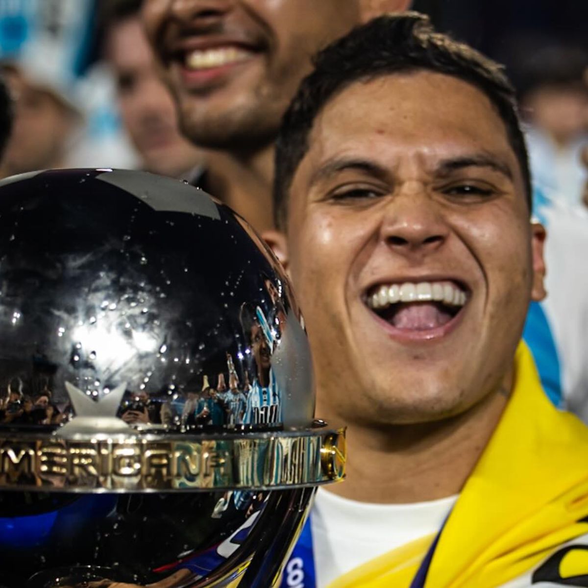 Juan Fernando Quintero mercado de fichajes América de Cali Medellín - Juan Fernando Quintero: el mano a mano entre Tulio Gómez y Raúl Giraldo para contratarlo