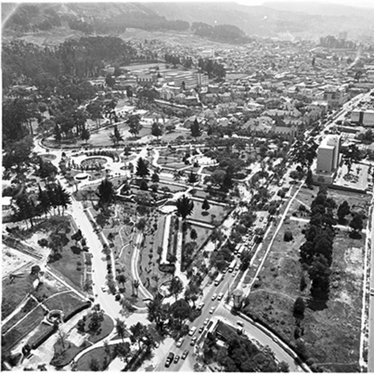 Historia del Parque Nacional Enrique Olaya Herrera Bogotá - El paisa que diseñó el icónico Parque Nacional, el lugar del que se habían apropiado los Embera