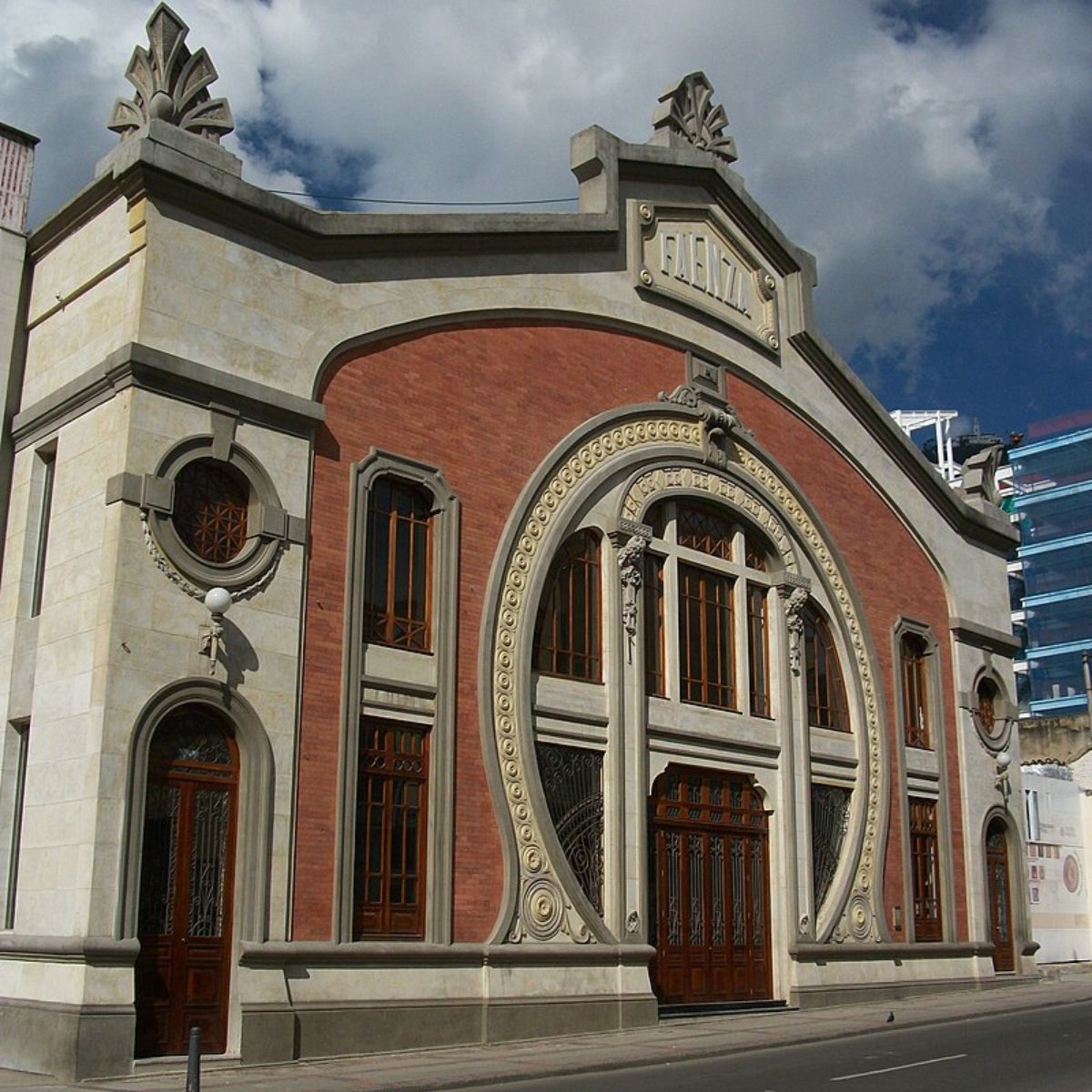 Teatro Faenza Bogotá - El Teatro Faenza, el lugar en Bogotá donde desmembraban gente para hacer películas