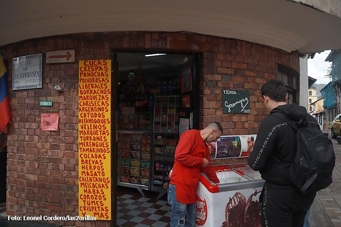 Tienda de barrio - Esta es tienda de barrio más antigua de Bogotá: 422 años de fundada y le da pelea a D1 y ARA