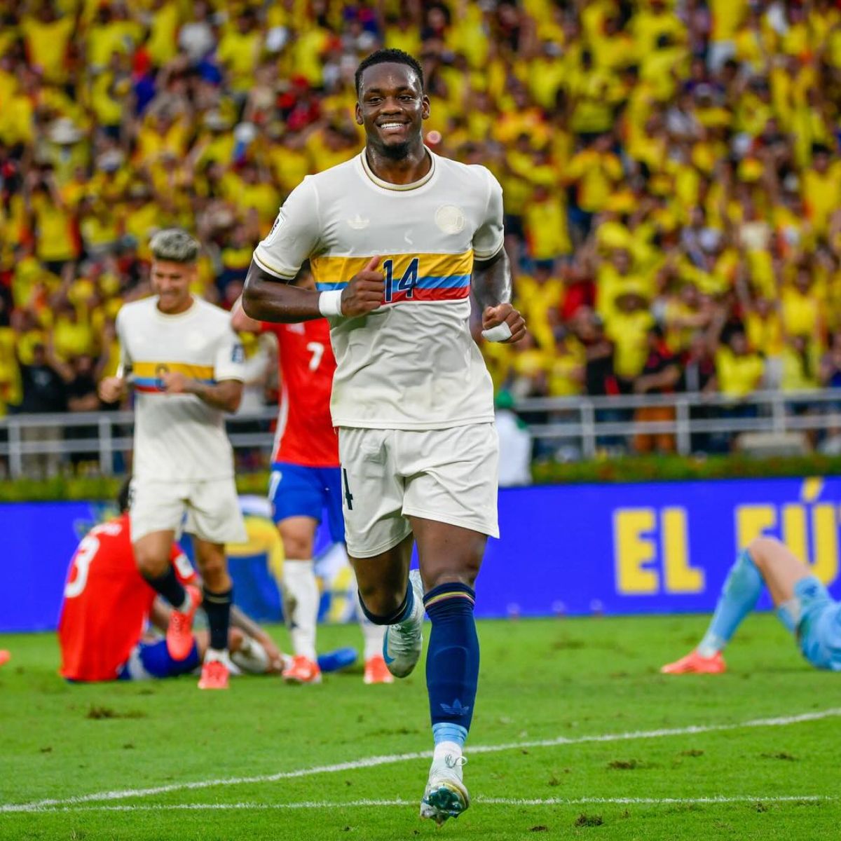 Jhon Durán selección Colombia - Jhon Durán y el error que podría acabarle la carrera: irse a ganar petrodólares con apenas 21 años